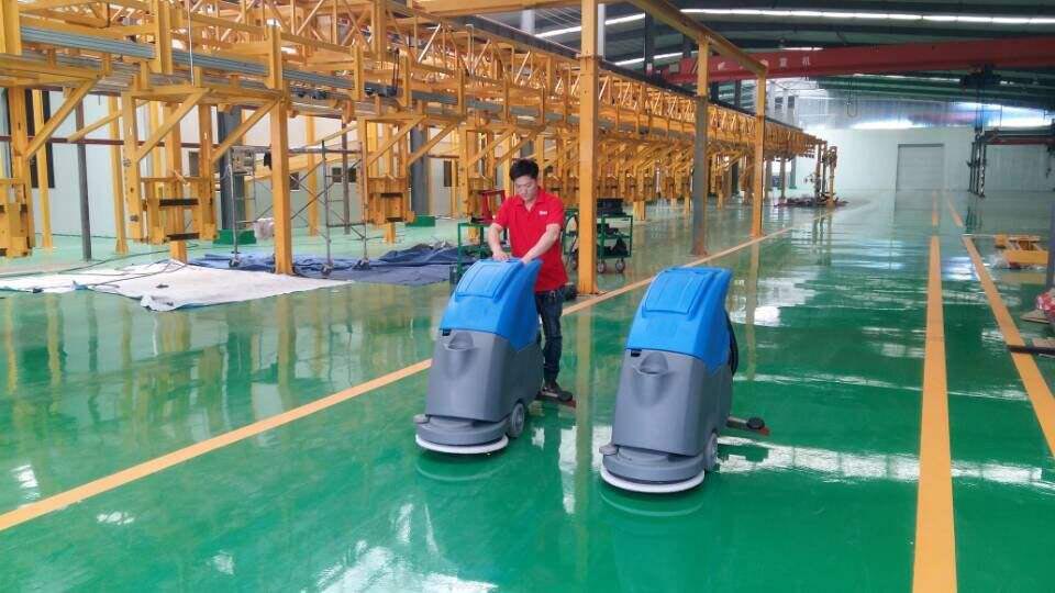 電動洗地機